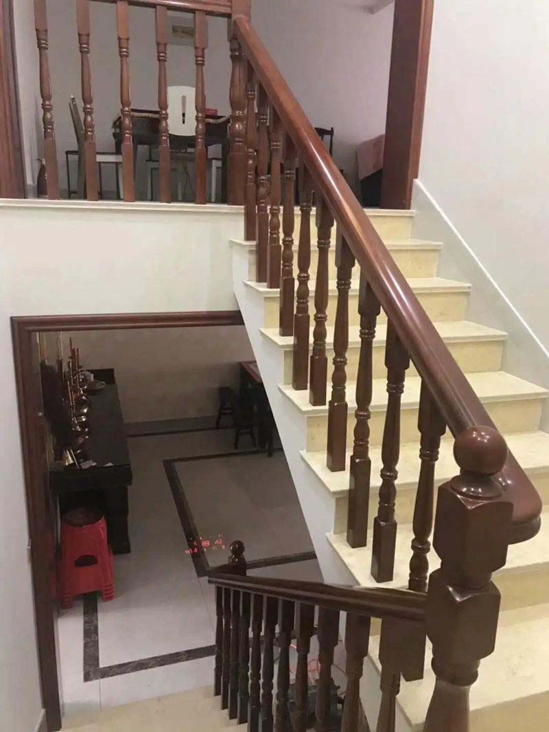 楼梯扶手的性能